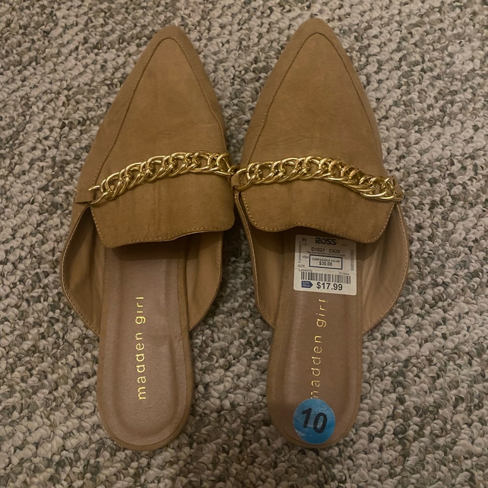 Size 10 gold chain mules